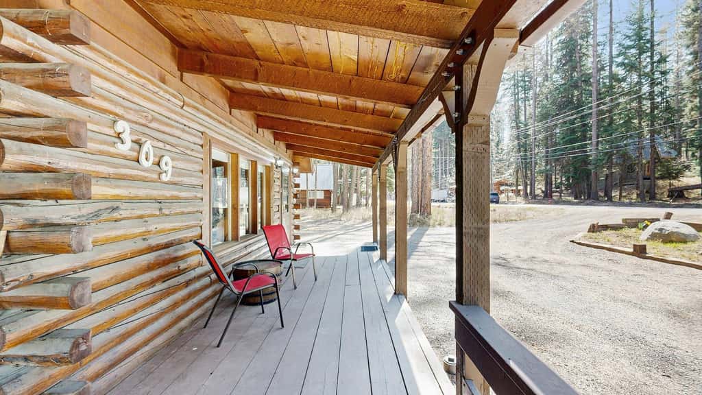McCall Log Cabin, NearDowntown, Trailer Parking