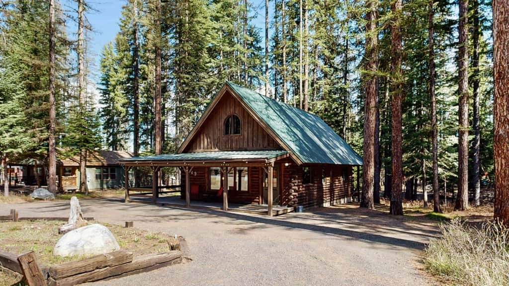 McCall Log Cabin, NearDowntown, Trailer Parking