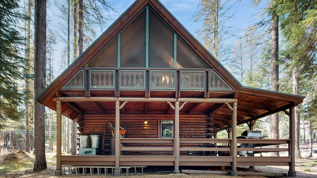 McCall Log Cabin, NearDowntown, Trailer Parking