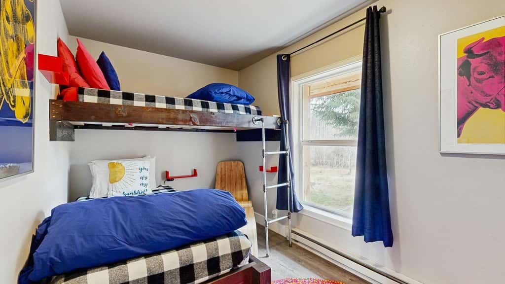 Cozy McCall Cottage | Fire Pit & Near Downtown