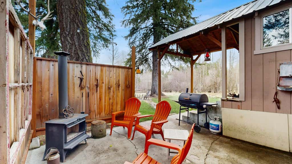 Cozy McCall Cottage | Fire Pit & Near Downtown