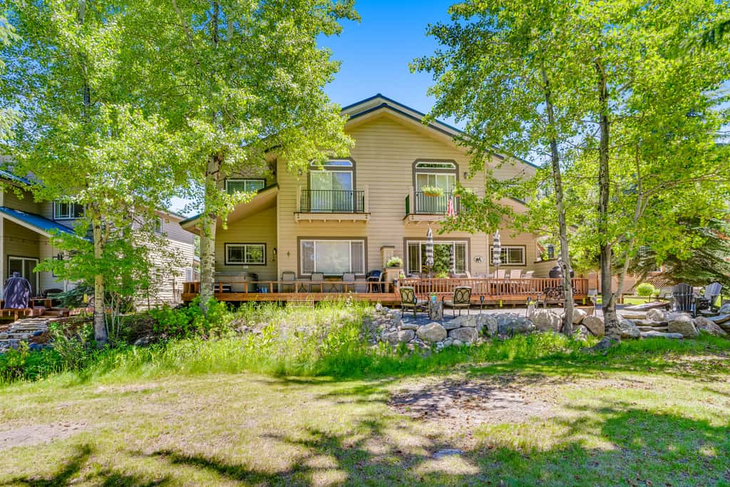 McCall Golf Retreat | Hot Tub & Fairway Views