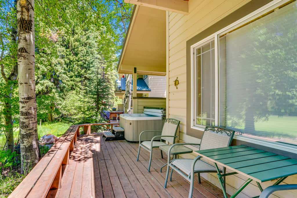 McCall Golf Retreat | Hot Tub & Fairway Views