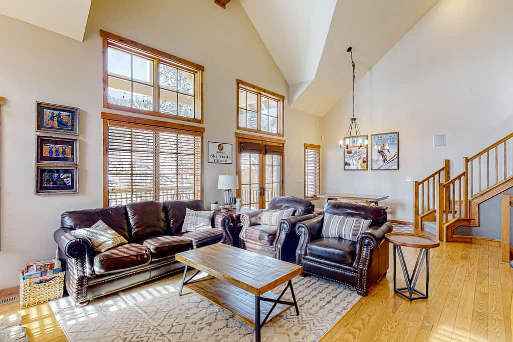 Located right at Tamarack Resort, this ski-in/ski-out townhome makes it easy to enjoy the mountain in every season. With three levels, comfortable living spaces, and a private hot tub, it’s a great place to gather after a day outside. The home has a cozy ski chalet feel, where you can settle in by the fire, take in views of the slopes, and enjoy easy access to everything Tamarack offers.