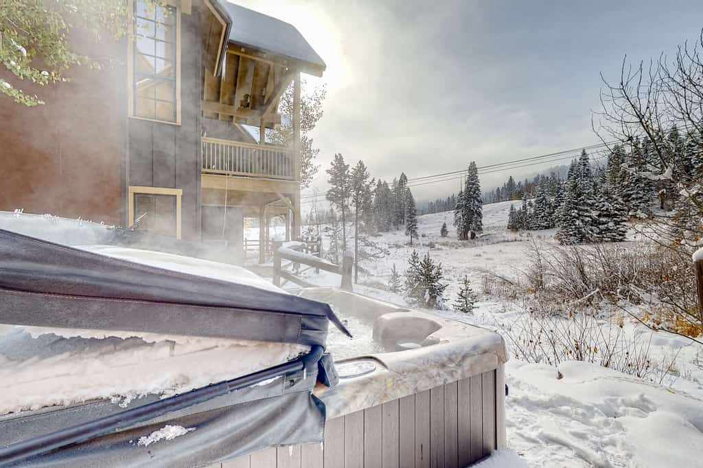Located right at Tamarack Resort, this ski-in/ski-out townhome makes it easy to enjoy the mountain in every season. With three levels, comfortable living spaces, and a private hot tub, it’s a great place to gather after a day outside. The home has a cozy ski chalet feel, where you can settle in by the fire, take in views of the slopes, and enjoy easy access to everything Tamarack offers.