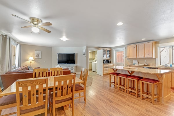 A spacious McCall home with room for families and groups to spread out comfortably. Multiple living spaces, a loft sleeping area, foosball table, and covered upper deck make it easy to relax after days spent exploring McCall, Payette Lake, and Ponderosa State Park. Conveniently located near downtown with air conditioning, outdoor seating, and dog-friendly accommodations.