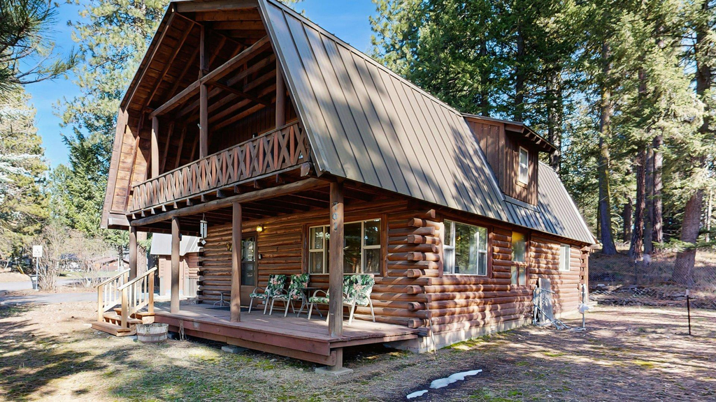 Spacious McCall Family Retreat Foosball, AC & Deck