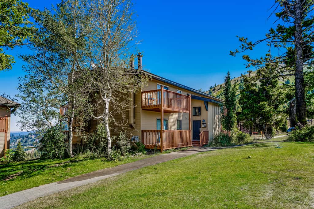 Ski-In Ski-Out Bogus Basin Studio, Sleeps 8, Views