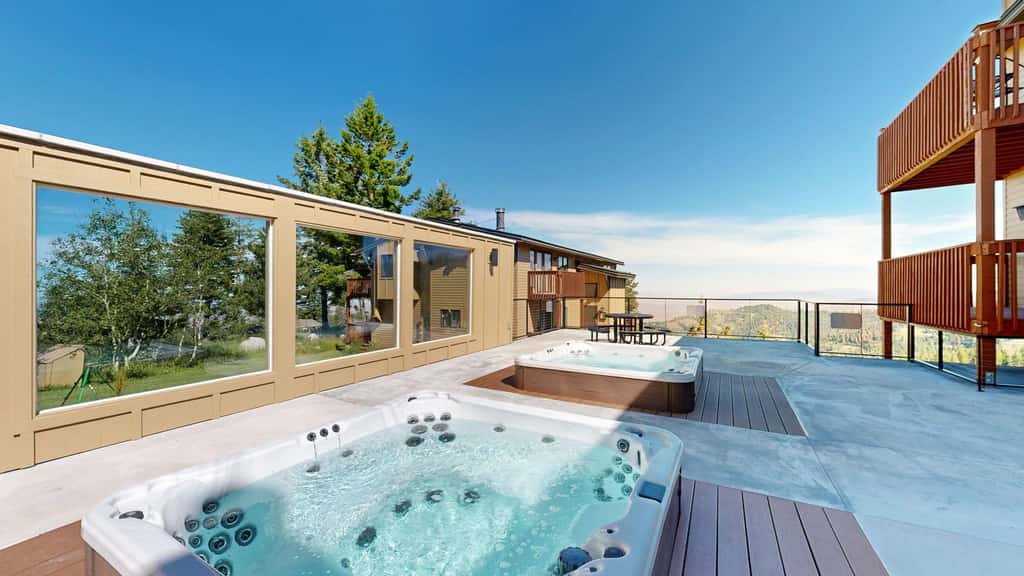 Ski-In Ski-Out Bogus Basin Studio, Sleeps 8, Views