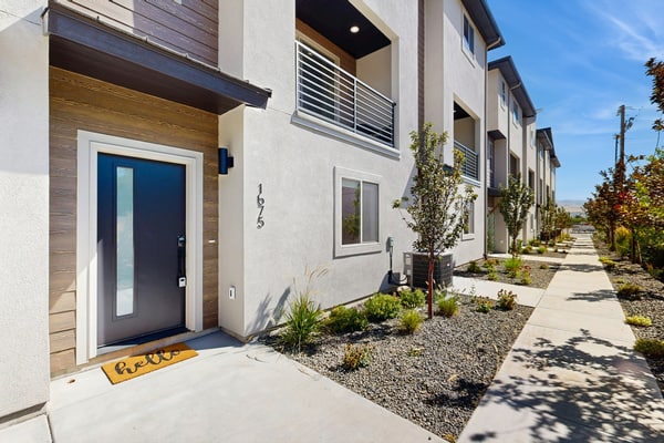 This modern 3-bedroom, 3.5-bathroom Boise townhome is conveniently located near Boise State University, downtown, and the airport. Spread across three levels, the home features an open-concept living area, fully equipped kitchen, private balcony, and room for up to six guests. With central A/C, a private two-car garage, and a dog-friendly policy, it's a great home base for exploring Boise. Please review all parking information before booking.