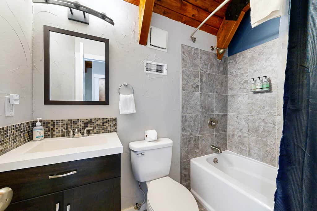 McCall Cabin, Hot Tub, AC, Walk To Beach 