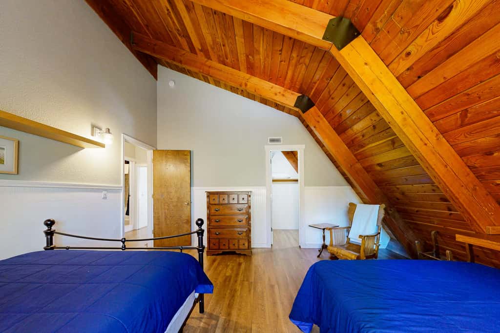 McCall Cabin, Hot Tub, AC, Walk To Beach 
