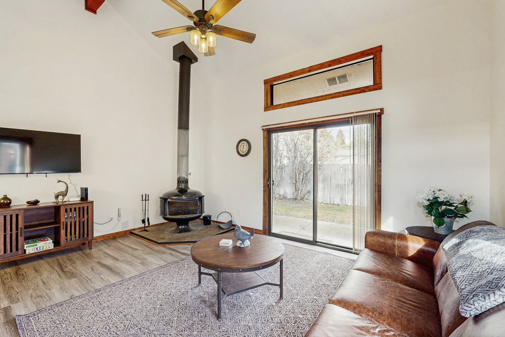 Bright McCall Condo, Pool, Tennis & Fireplace