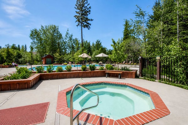 A cozy, quintessential McCall cottage in Spring Mountain Ranch with a loft, large deck, and comfortable living spaces. Enjoy access to community amenities including a pool, hot tub, fitness center, and tennis/pickleball courts, all just minutes from downtown McCall and Payette Lake.