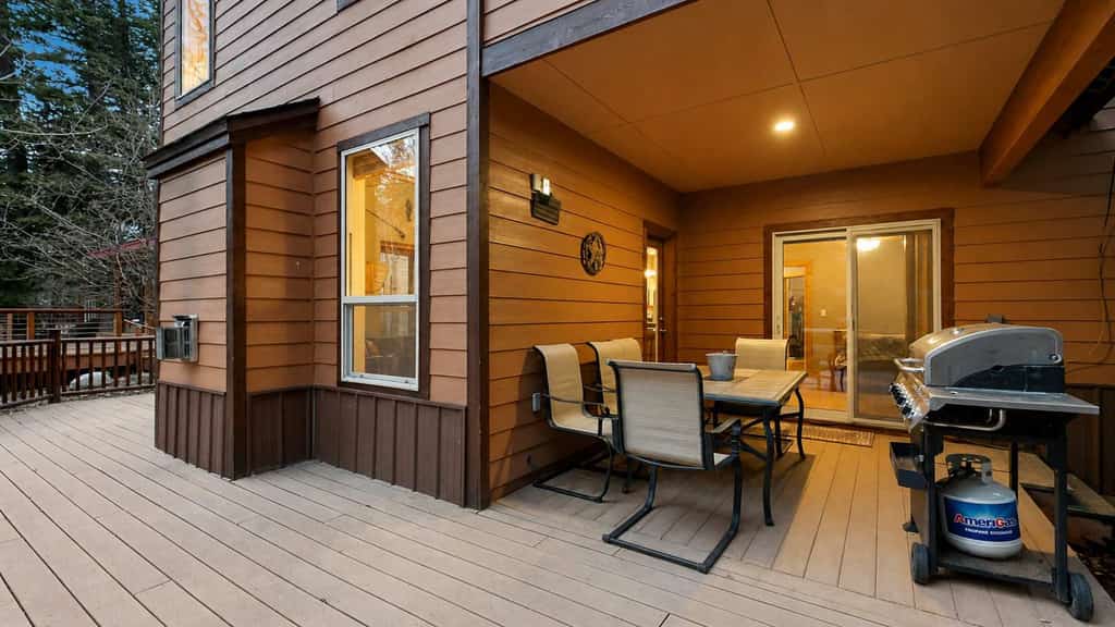 A spacious, pet-friendly cabin in Spring Mountain Ranch with room for the whole group. Four bedrooms, a separate loft living area, and a wraparound deck with grill make it easy to gather and spread out. Located in Spring Mountain Ranch community amenities including a pool, hot tub, fitness center, and tennis/pickleball courts.