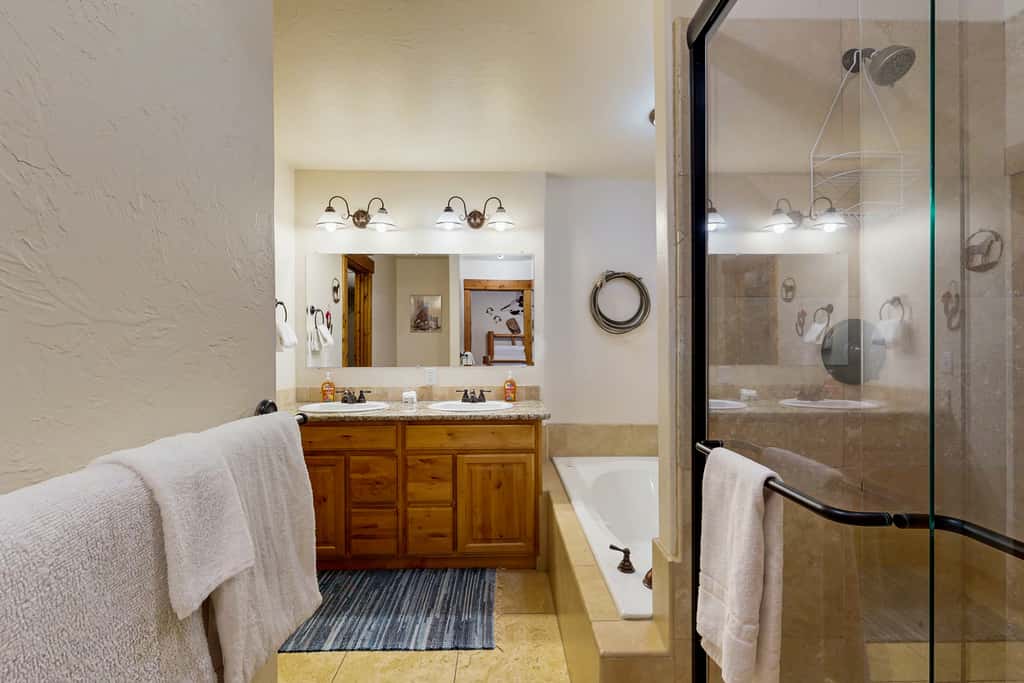 McCall Retreat | AC, Golf, Hot Tub & Beach Nearby