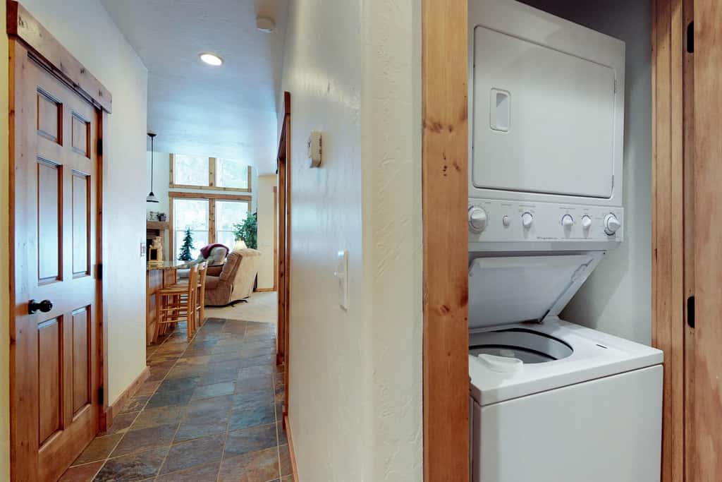 McCall Retreat | AC, Golf, Hot Tub & Beach Nearby