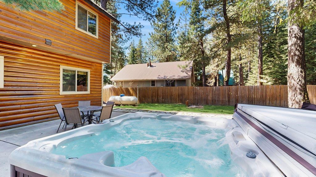 Charming McCall Cabin | Hot Tub & Fenced Yard