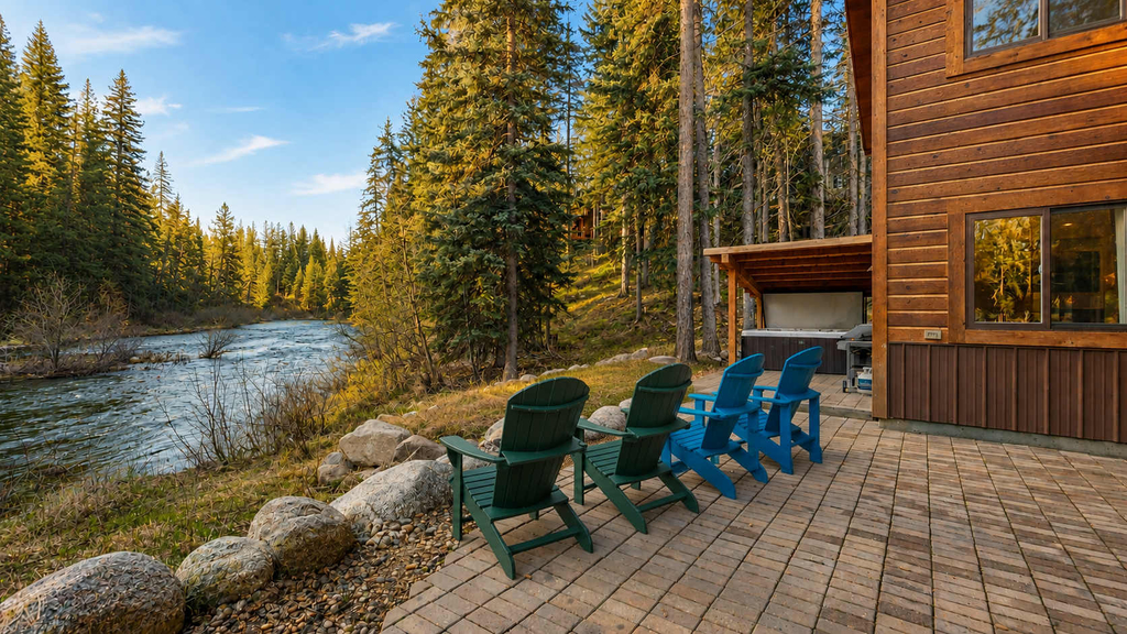 Payette Riverfront Retreat, Hot Tub, Sauna, Views 