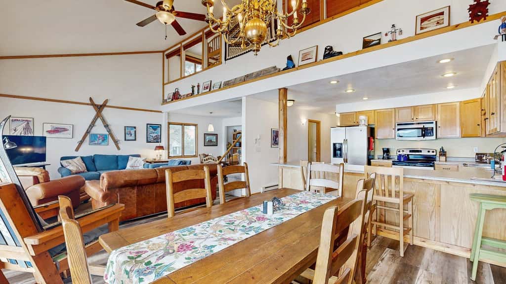 McCall Condo, Lakefront, Beach Access, Pool
