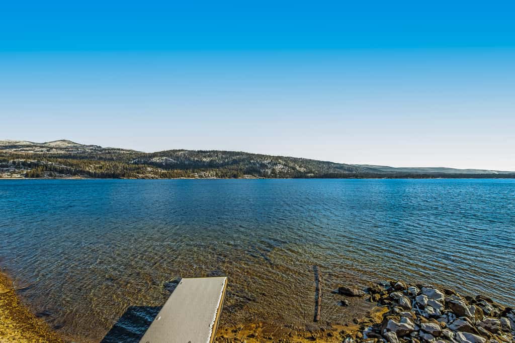 Secluded Lakeside Cabin, Dock, Deck, Lake Views