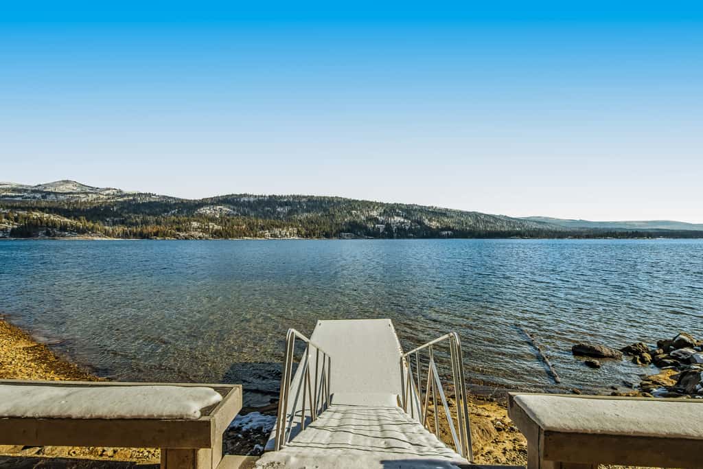 Secluded Lakeside Cabin, Dock, Deck, Lake Views