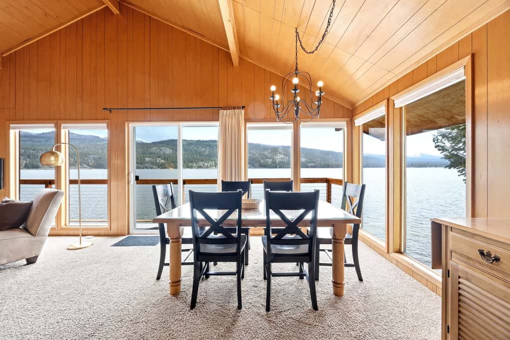Secluded Lakeside Cabin, Dock, Deck, Lake Views