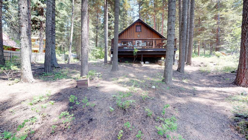 Classic lakefront cabin with a private dock, large deck, and direct access to Payette Lake. This nostalgic McCall retreat combines cozy cabin charm with beautiful lake views, updated beds, and an unbeatable waterfront setting just steps from the water.