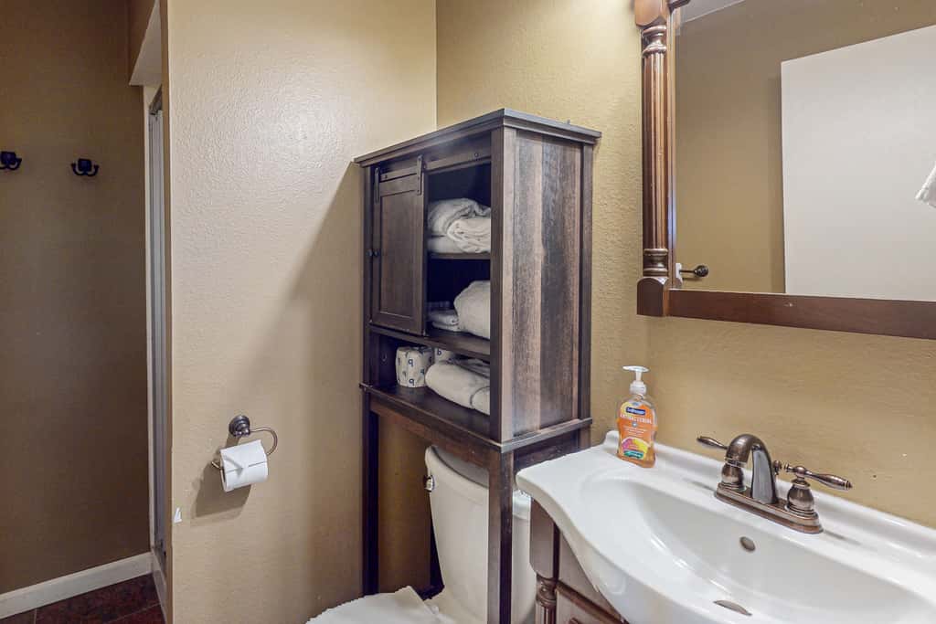 Lakefront McCall Condo, Pool, Beach, Walk to Town