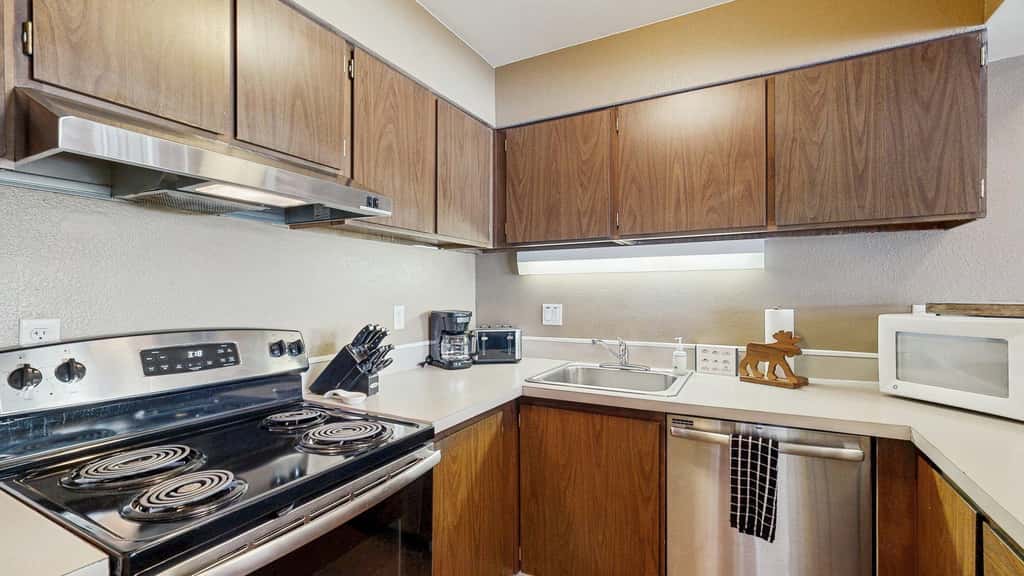 Lakefront McCall Condo, Pool, Beach, Walk to Town