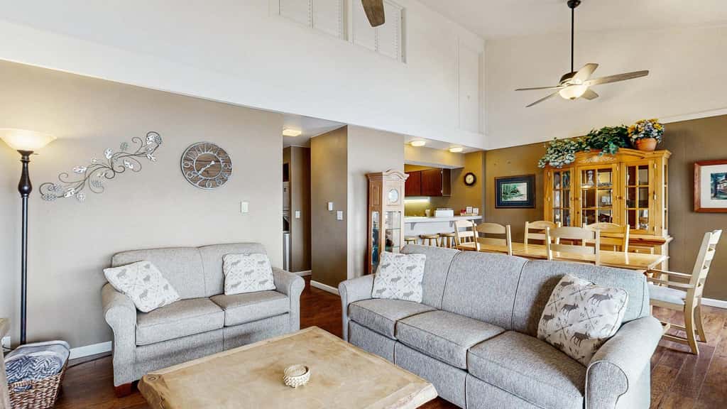 Lakefront McCall Condo, Pool, Beach, Walk to Town