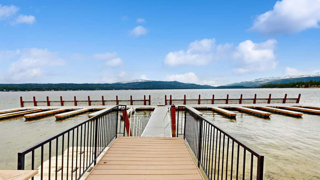 Lakefront McCall Condo, Pool, Beach, Walk to Town