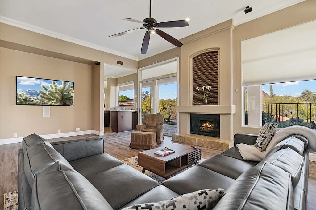 Pinnacle Peak Estate