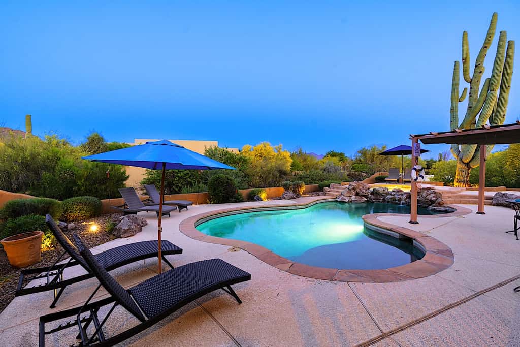 Pinnacle Peak Estate