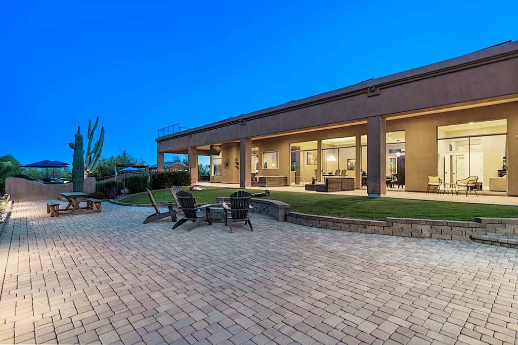 Pinnacle Peak Estate