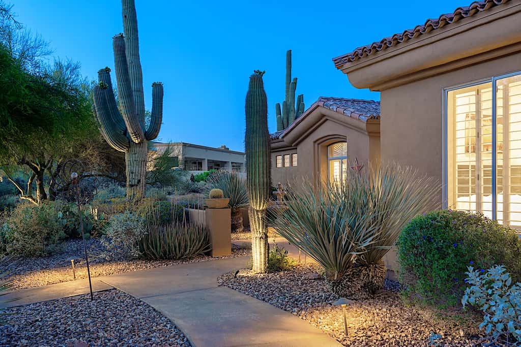 Pinnacle Peak Estate