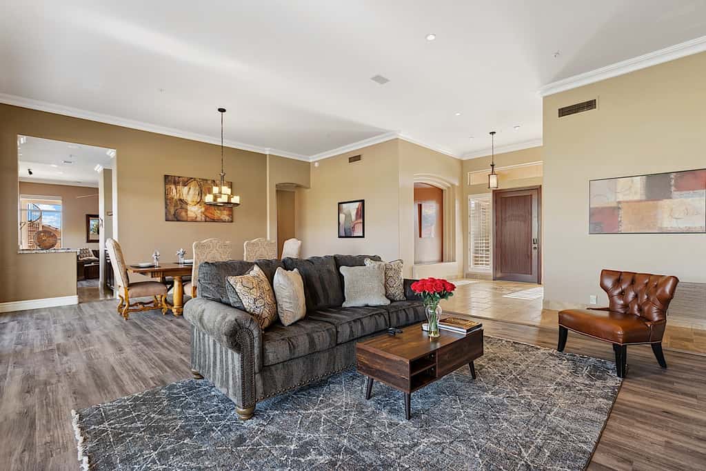 Pinnacle Peak Estate