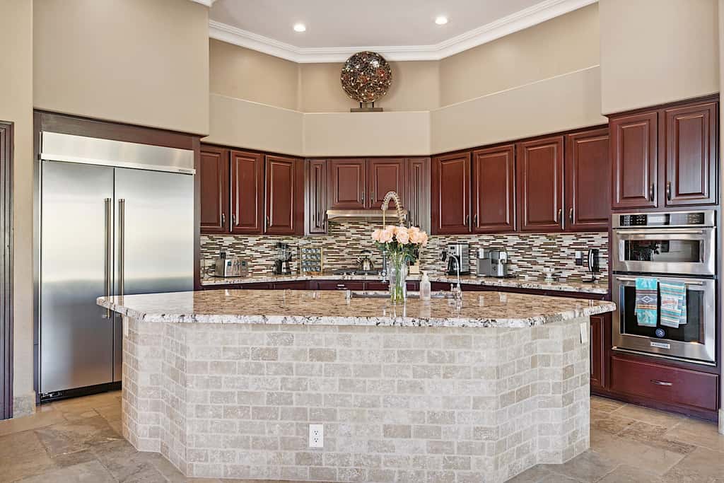 Pinnacle Peak Estate