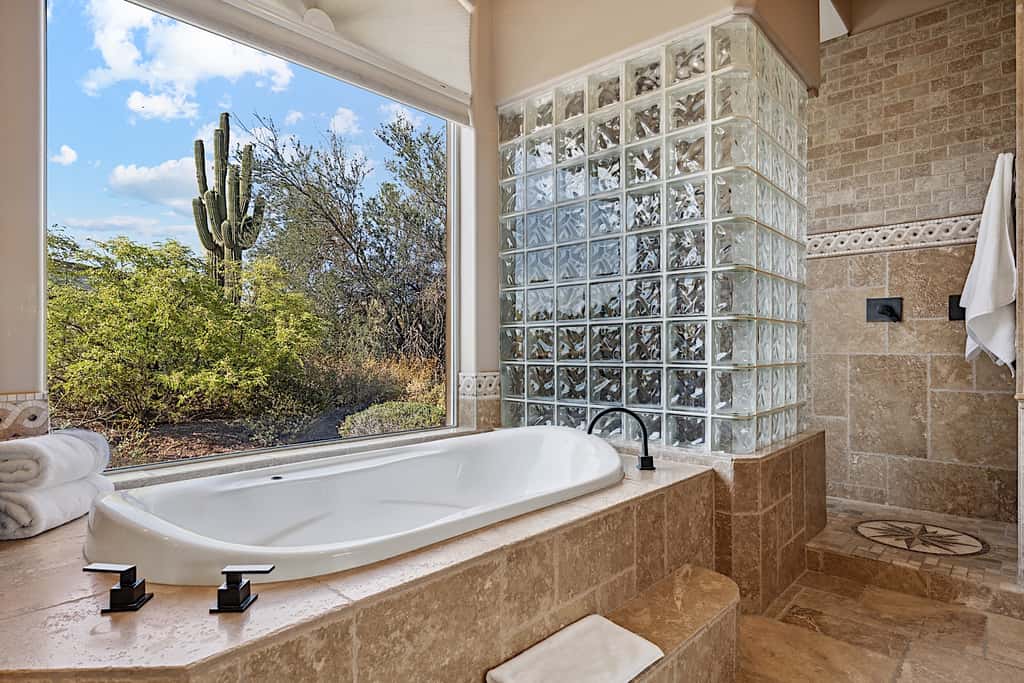 Pinnacle Peak Estate
