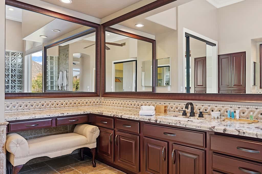 Pinnacle Peak Estate