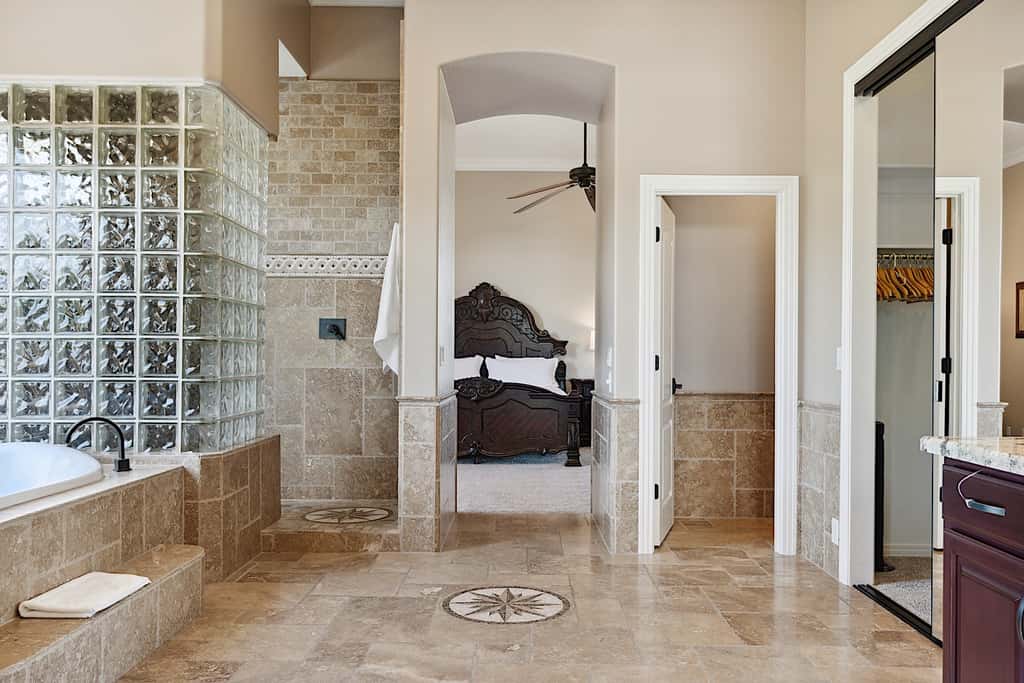 Pinnacle Peak Estate