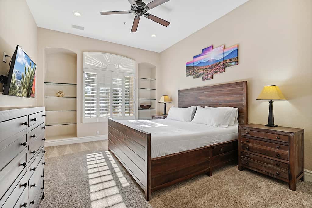 Pinnacle Peak Estate