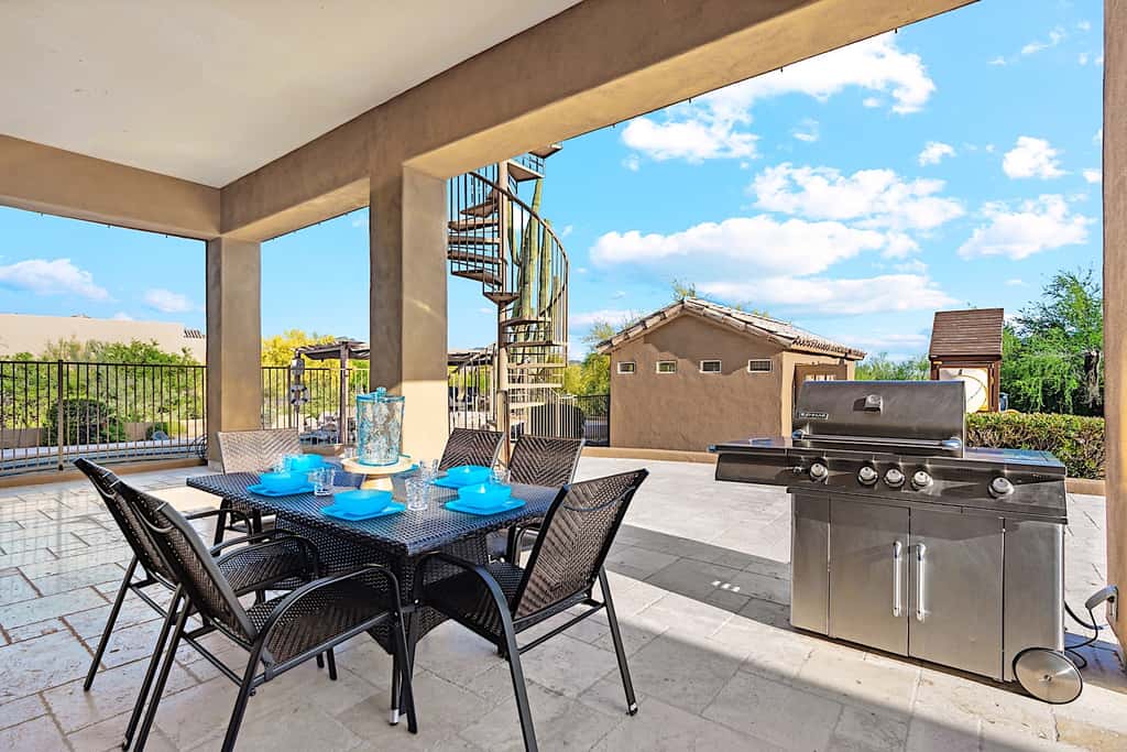 Pinnacle Peak Estate