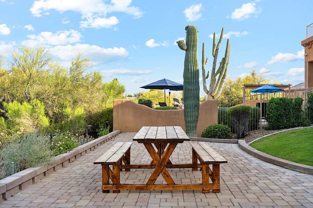 Pinnacle Peak Estate