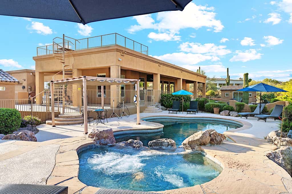 Pinnacle Peak Estate