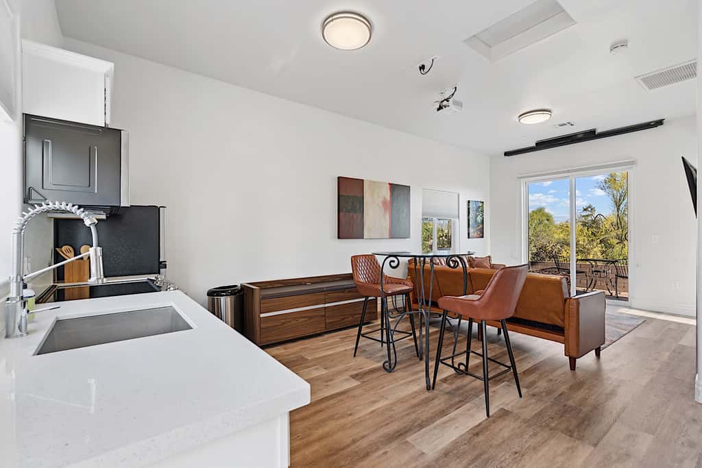 Pinnacle Peak Estate