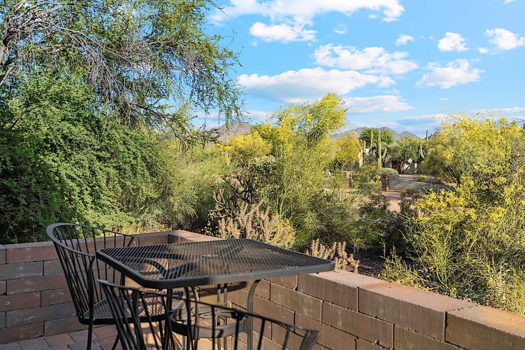 Pinnacle Peak Estate