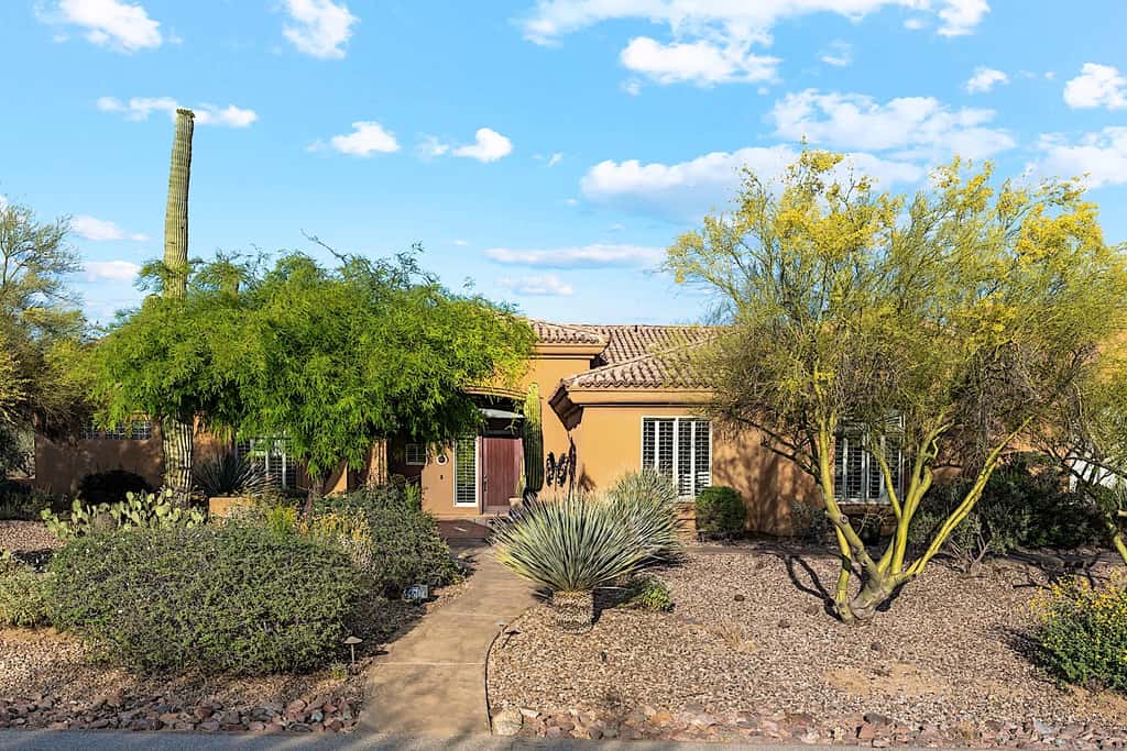 Pinnacle Peak Estate