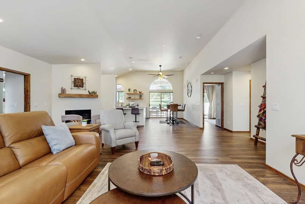 New Listing Oak Creek Gem 3 Bed Jacuzzi On The Golf Course
