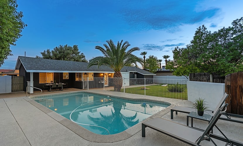 Uptown Max and Relax - Contemporary, Upgraded Home, Great Backyard for Entertaining!